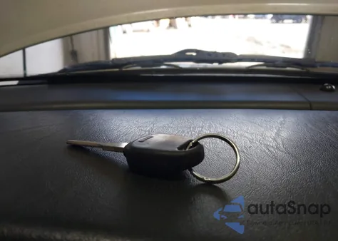 1995 Saab 900 Se z USA, uszkodzony, nr VIN YS3DF55V4S2027025